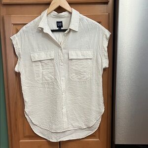 GAP Off-White Short Sleeve Shirt